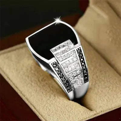 Men's fashion gold ring, classic luxury, inlaid with black Zircon Punk stone